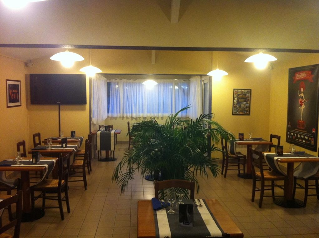 Kyriad Bourges Sud Restaurant bilde