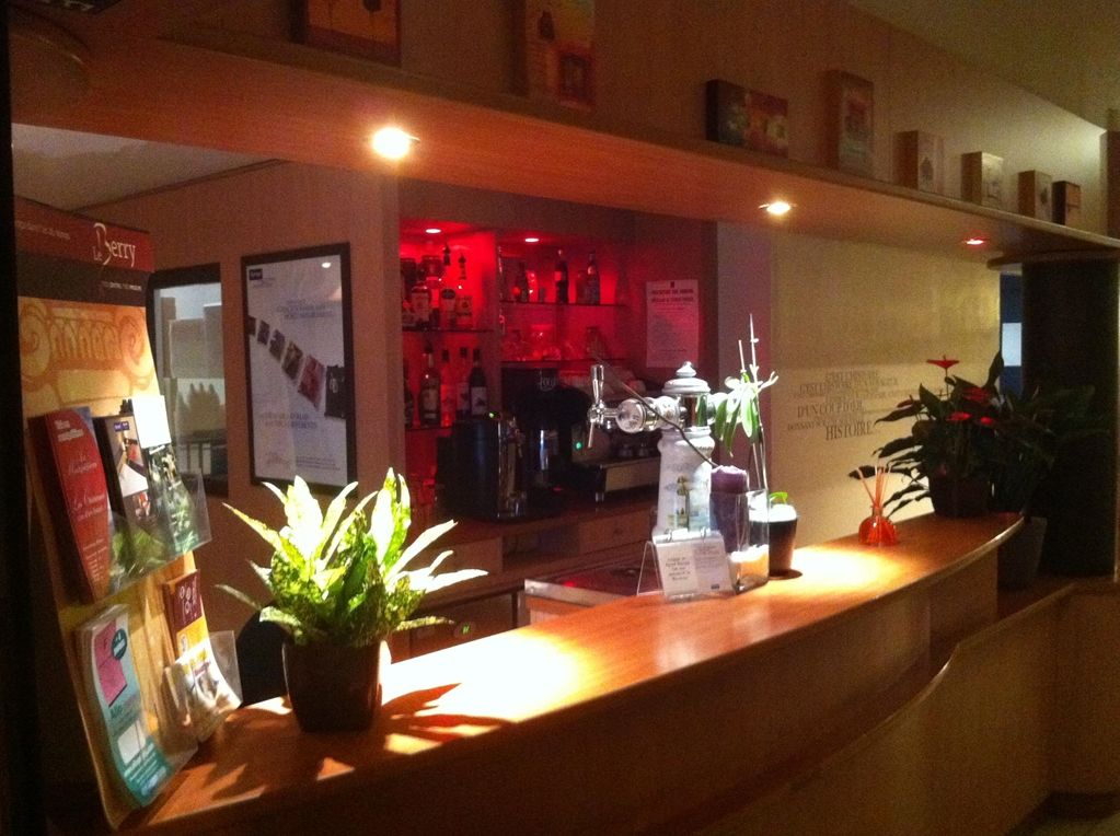 Kyriad Bourges Sud Restaurant bilde